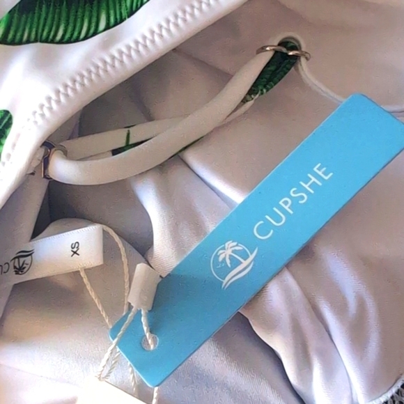 Cupshe One Piece Green Leaves  Swimsuit Size X-Small New with tags - Picture 11 of 12